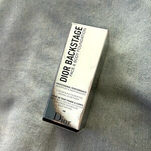 COPY - DIOR BACKSTAGE FOUNDATION